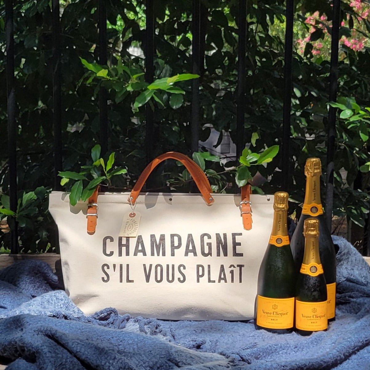 Champagne S'il Vous Plaît - Forestbound Utility Bag - Bubbles Make Me Happy