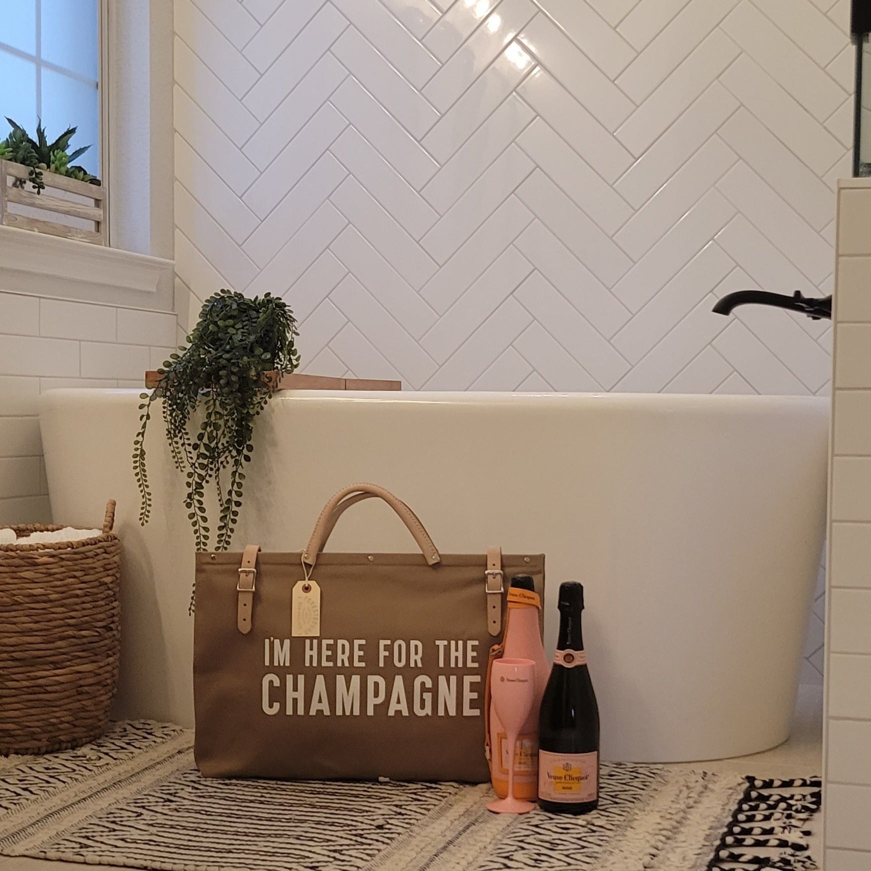 I'm Here For The Champagne - Forestbound Utility Bag - Bubbles Make Me Happy